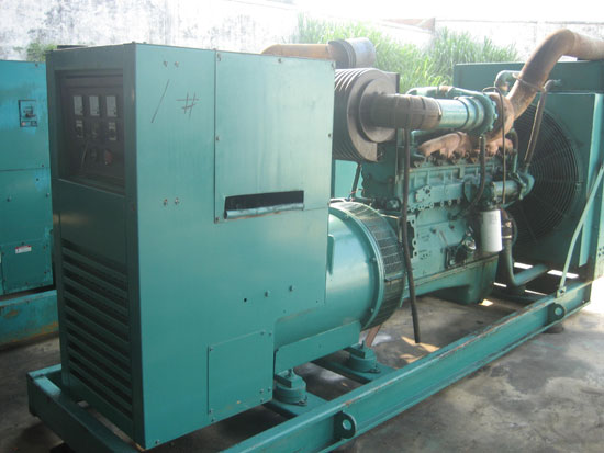 雅安租赁发电机- 发电机碳刷磨损的原因是什么