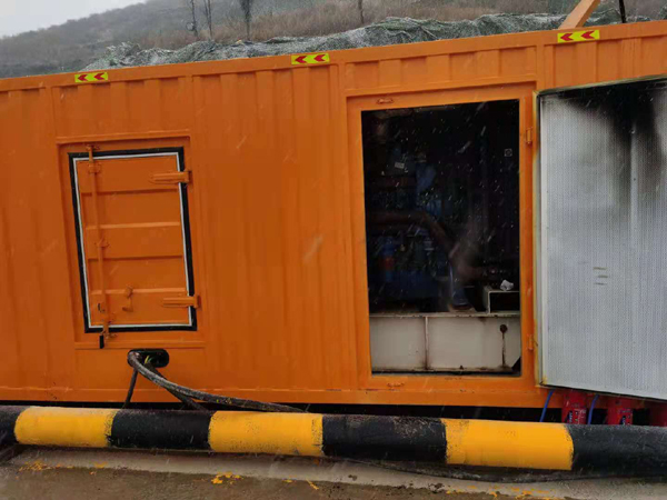 雅安发电车出租-应急柴油发电机组选什么样的比较好？