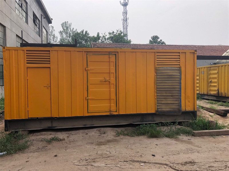 雅安柴油发电机如何判断新机油是否已经完全充满机油滤清器？