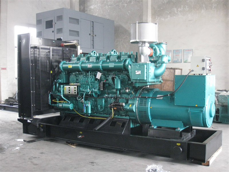 雅安200KW 柴油发电机的油耗是多少？