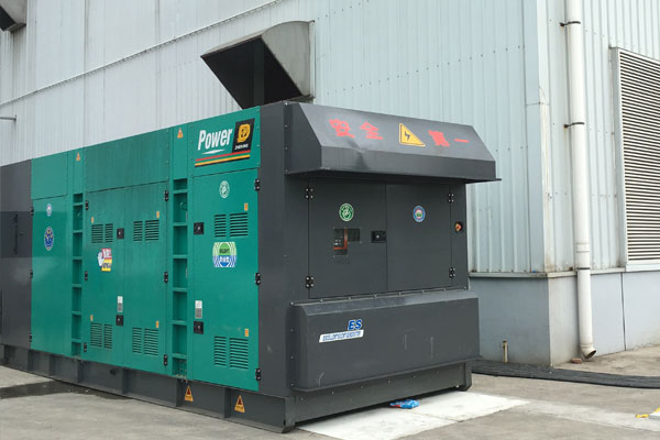 雅安燃油滤清器的更换流程是怎样的？