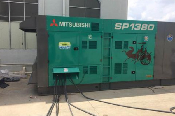 雅安为什么有些柴油发电机组的输出电压可以调节？