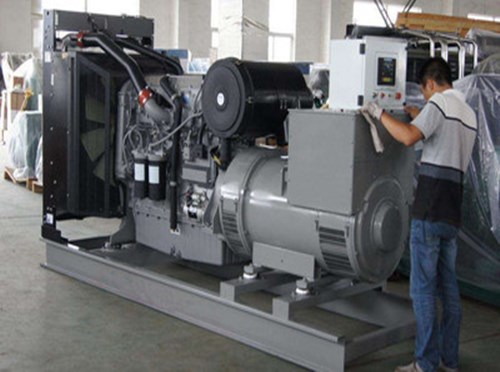 雅安柴油发电机组和储能设备配合使用的案例