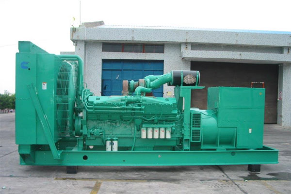 雅安工厂发电机应急发电时如何更准确地检查发电机状态？