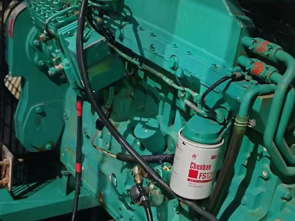 雅安如何确定新的发电机组控制系统是否与原系统兼容？