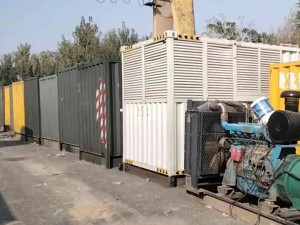 雅安200KW柴油发电机机组每小时油耗是多少？