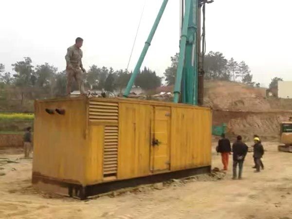 雅安如何判断水冷式机油散热器密封件是否需要更换？